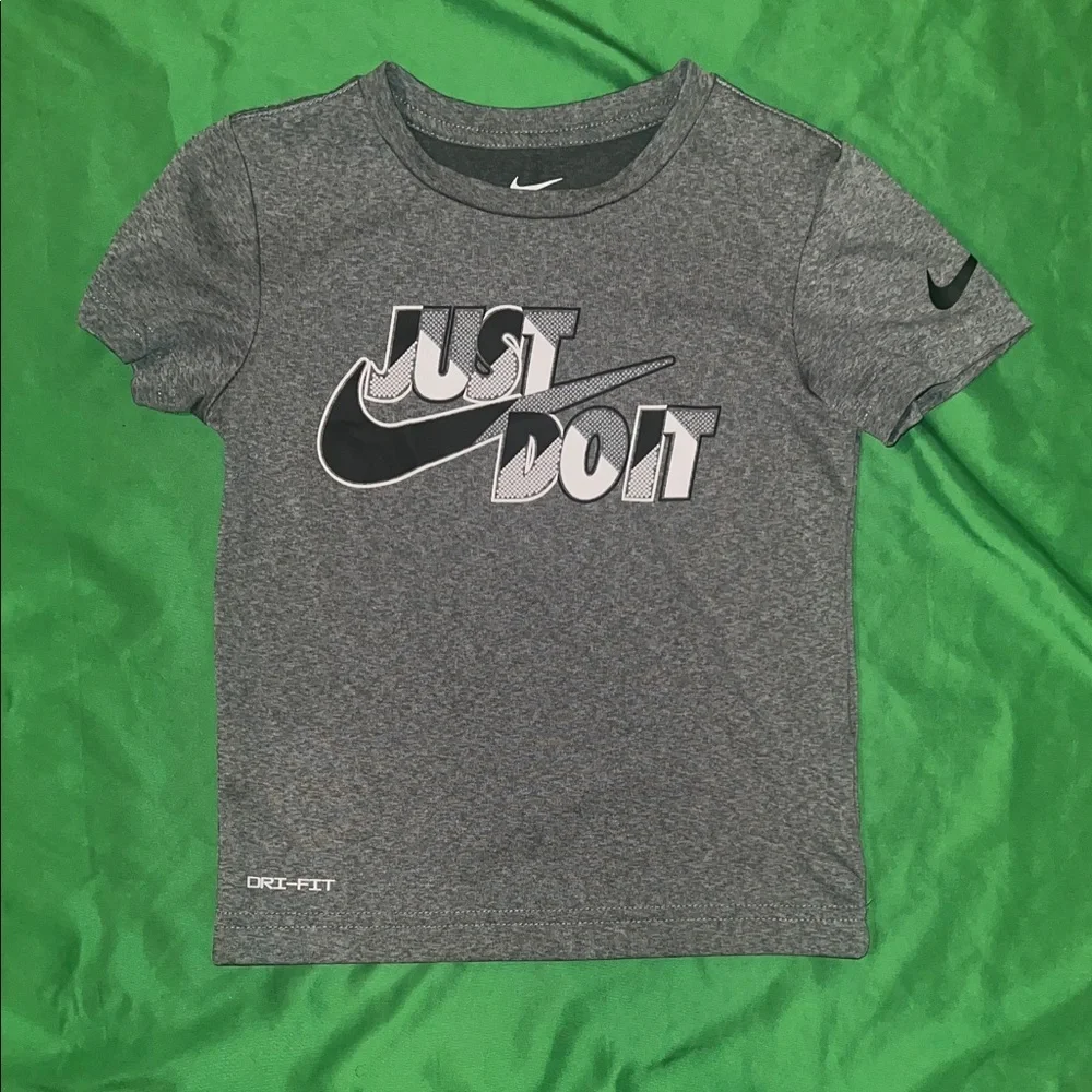 Nike Kids Dark Gray Just Do It T-Shirt size XS- 4